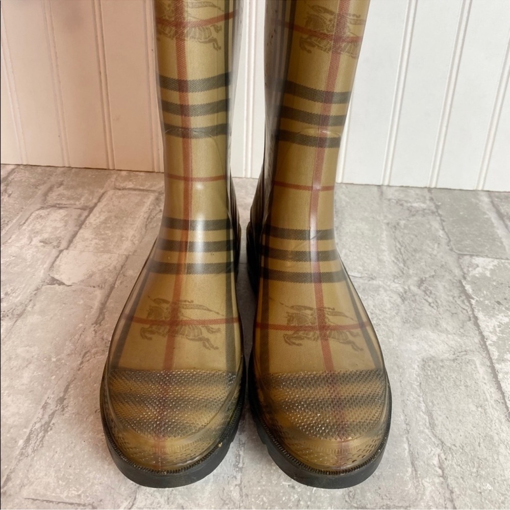 Burberry Brit rain boots - Picture 5 of 16